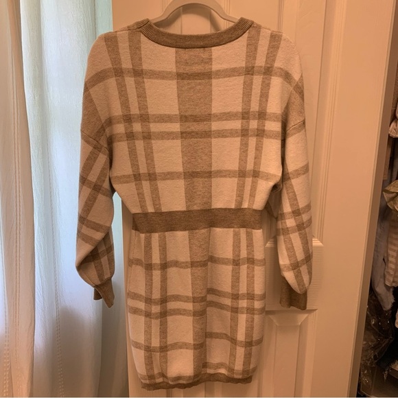 Lena Cream and Tan Crew Neck Sweater - Picture 2 of 3